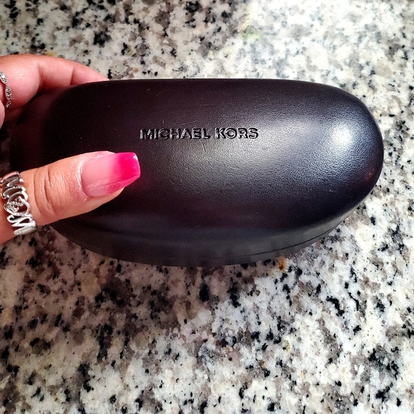 Micheal Kors sunglasses - Picture 2 of 6